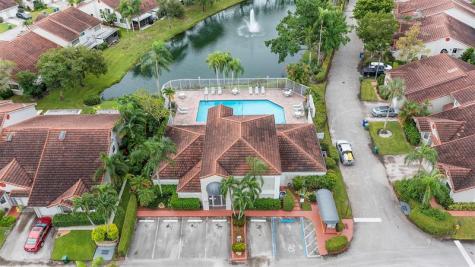 7602 Pinewalk Drive Margate FL 33063