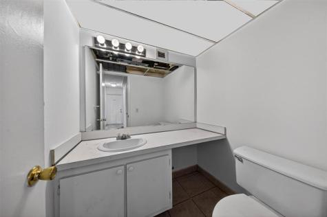 809 W Oakland Park Boulevard Oakland Park FL 33311