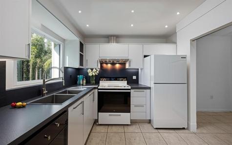 809 W Oakland Park Boulevard Oakland Park FL 33311