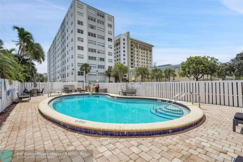 2555 NE 11th Street Fort Lauderdale FL 33304