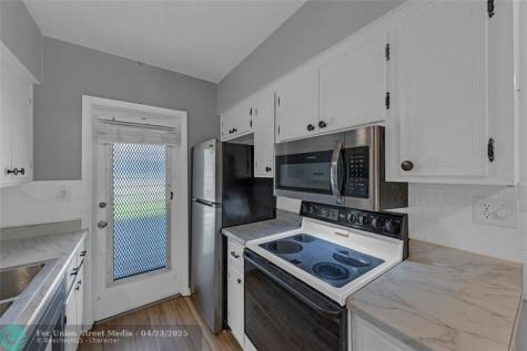 11 SW 4th Avenue Boca Raton FL 33432