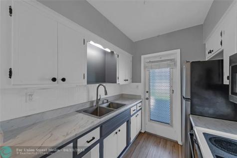 11 SW 4th Avenue Boca Raton FL 33432