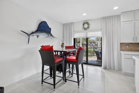 4458 E Aqua Bella Lane Fort Lauderdale FL 33312