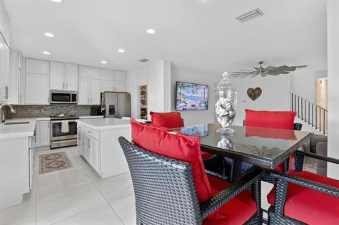 4458 E Aqua Bella Lane Fort Lauderdale FL 33312