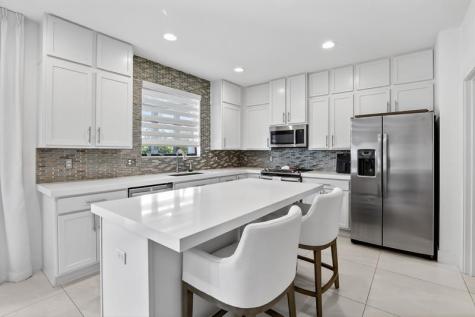 4458 E Aqua Bella Lane Fort Lauderdale FL 33312