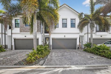 4458 E Aqua Bella Lane Fort Lauderdale FL 33312