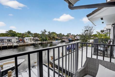 4458 E Aqua Bella Lane Fort Lauderdale FL 33312