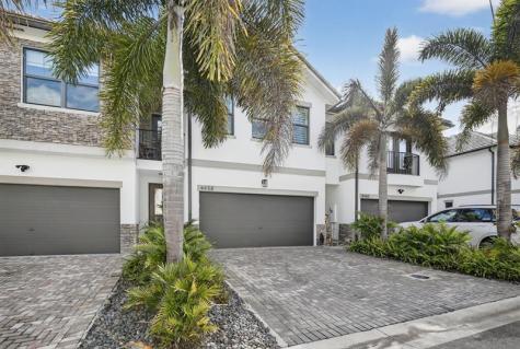 4458 E Aqua Bella Lane Fort Lauderdale FL 33312