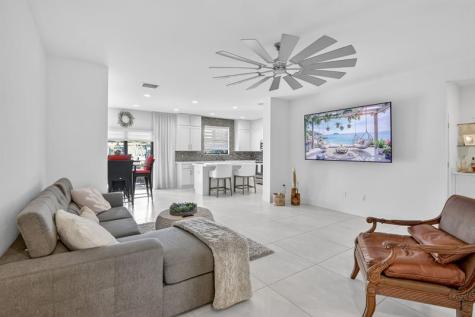4458 E Aqua Bella Lane Fort Lauderdale FL 33312