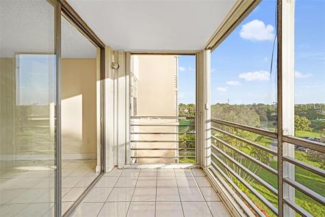 1300 Saint Charles Place Pembroke Pines FL 33026