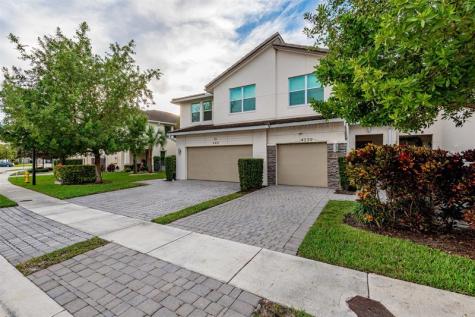 4339 Lago Drive Pompano Beach FL 33064