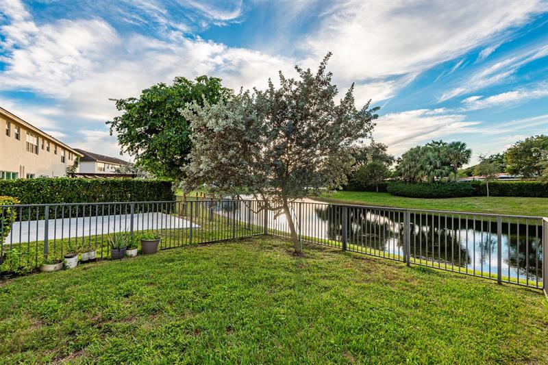 4339 Lago Drive Pompano Beach FL 33064