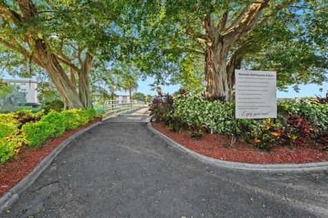 1804 Eleuthera Point Coconut Creek FL 33066