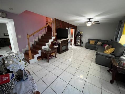 16 Spinning Wheel Lane Tamarac FL 33319