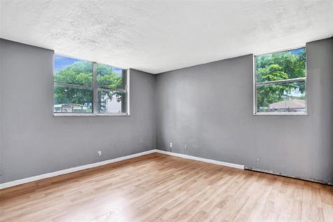 2801 Somerset Drive Lauderdale Lakes FL 33311