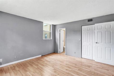 2801 Somerset Drive Lauderdale Lakes FL 33311