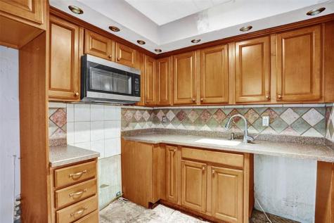 2801 Somerset Drive Lauderdale Lakes FL 33311