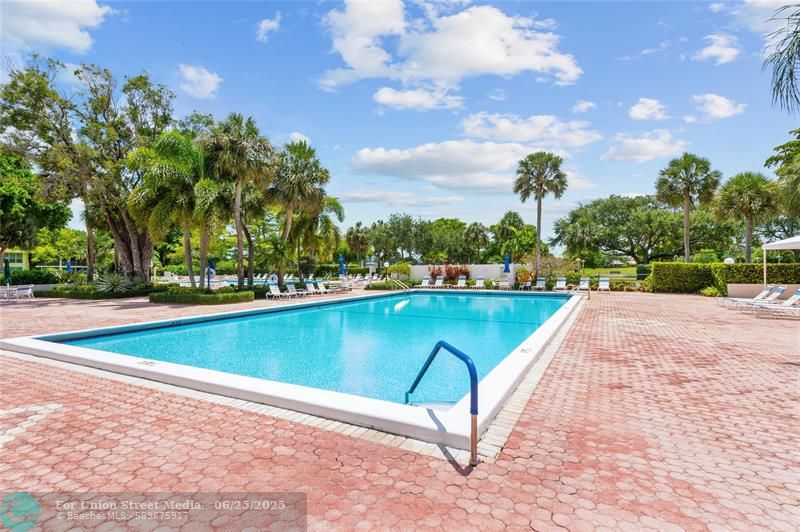 555 Oaks Lane Pompano Beach FL 33069