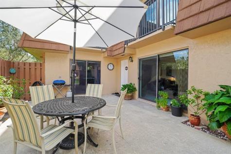 2512 Camelot Court Cooper City FL 33026