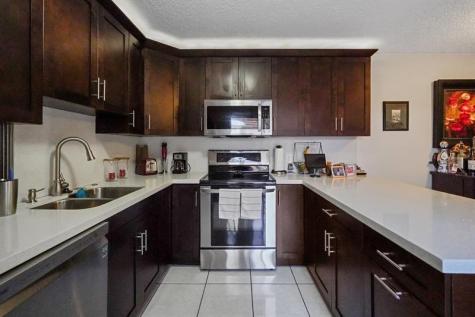 2512 Camelot Court Cooper City FL 33026