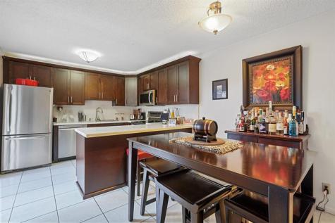 2512 Camelot Court Cooper City FL 33026