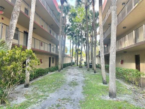 3341 NW 47th Terrace Lauderdale Lakes FL 33319
