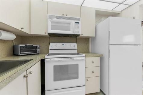 485 Grantham F Deerfield Beach FL 33442