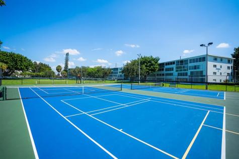 485 Grantham F Deerfield Beach FL 33442