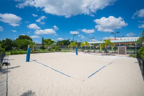 485 Grantham F Deerfield Beach FL 33442