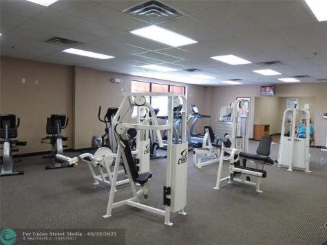 9400 N Hollybrook Lake Drive Pembroke Pines FL 33025