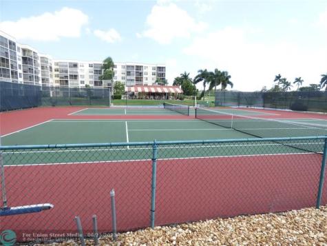 9400 N Hollybrook Lake Drive Pembroke Pines FL 33025