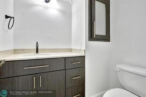 9400 N Hollybrook Lake Drive Pembroke Pines FL 33025