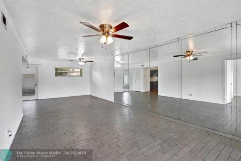 9400 N Hollybrook Lake Drive Pembroke Pines FL 33025