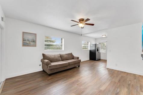 7401 Pines Boulevard Pembroke Pines FL 33024