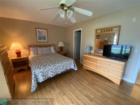 278 Newport R Deerfield Beach FL 33442