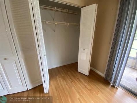 278 Newport R Deerfield Beach FL 33442