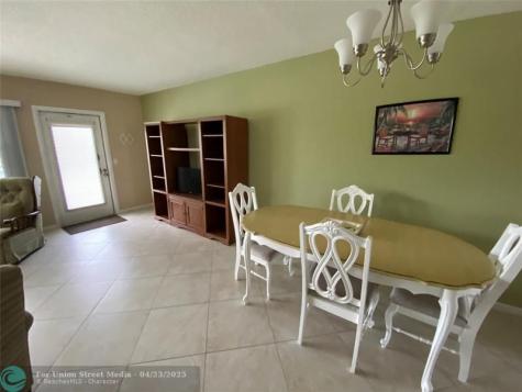278 Newport R Deerfield Beach FL 33442