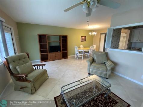 278 Newport R Deerfield Beach FL 33442