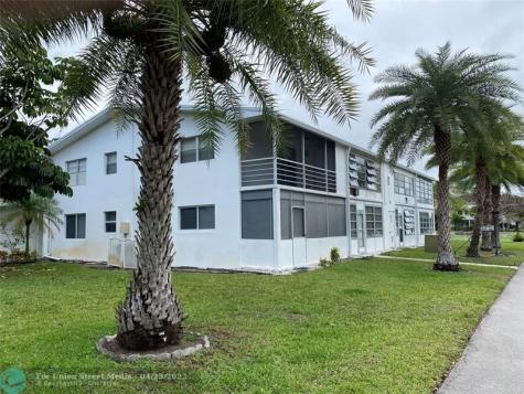 278 Newport R Deerfield Beach FL 33442