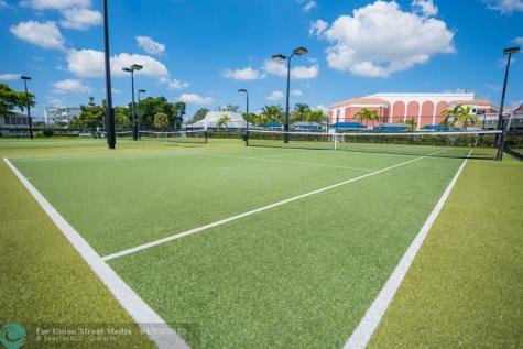 278 Newport R Deerfield Beach FL 33442