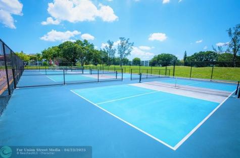 278 Newport R Deerfield Beach FL 33442