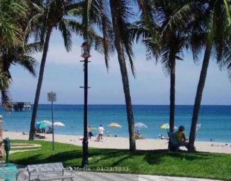 278 Newport R Deerfield Beach FL 33442