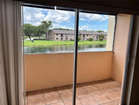 3905 N Nob Hill Road Sunrise FL 33351