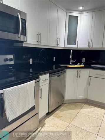 20301 W Country Club Drive Aventura FL 33180