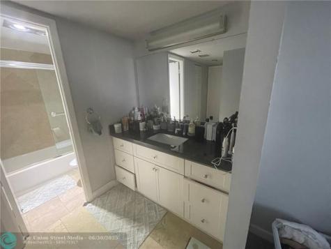 20301 W Country Club Drive Aventura FL 33180