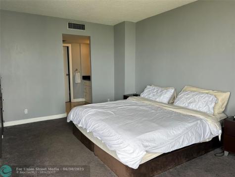 20301 W Country Club Drive Aventura FL 33180