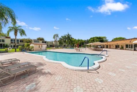 1 Abbey Lane Delray Beach FL 33446