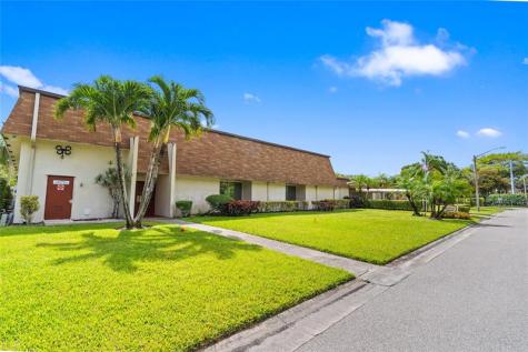 1 Abbey Lane Delray Beach FL 33446