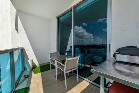 2641 N Flamingo Road Sunrise FL 33323