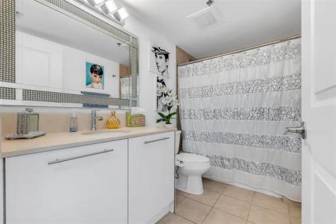 2641 N Flamingo Road Sunrise FL 33323